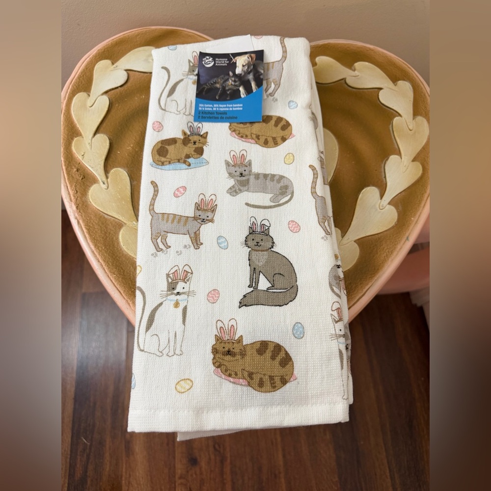 Humane Society Set of 2 Easter Dish Towels with Cats in Bunny Rabbit Ears